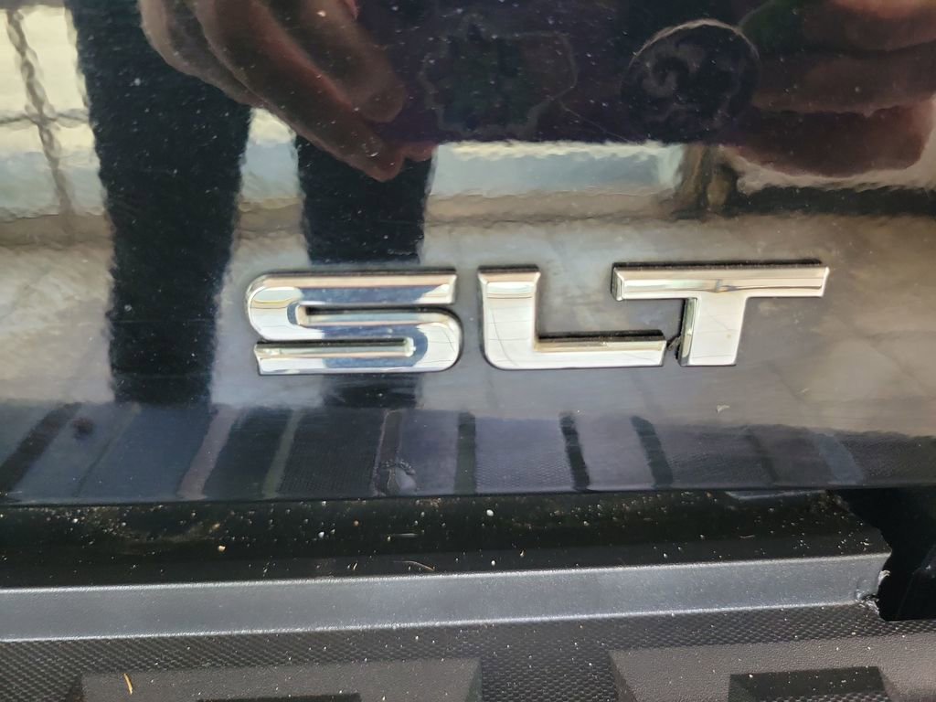 Used 2016 GMC Sierra 1500 SLT w/ SLT Premium Package AWD/4WD image 11