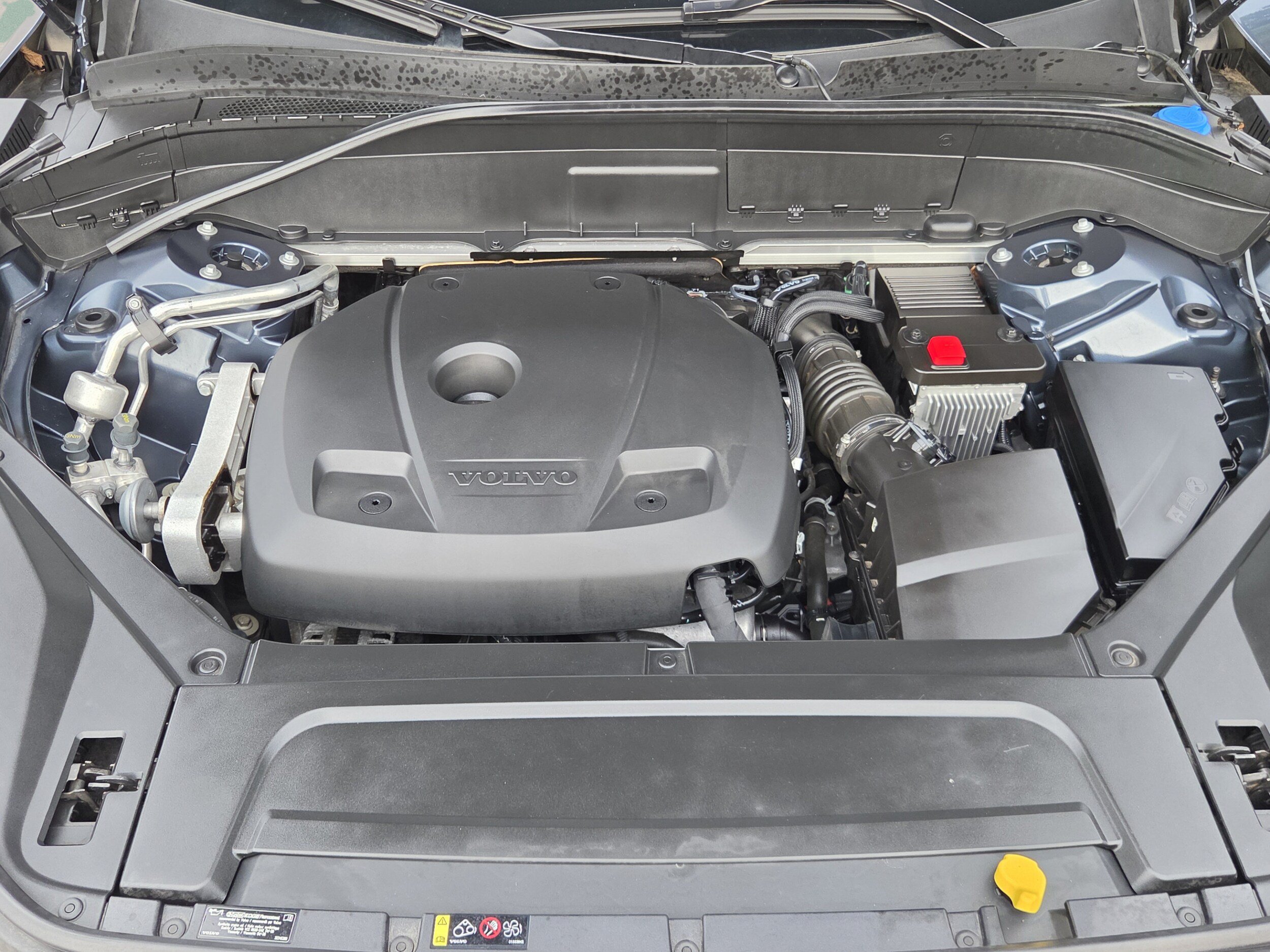 Used 2020 Volvo XC90 T6 Momentum AWD/4WD image 9