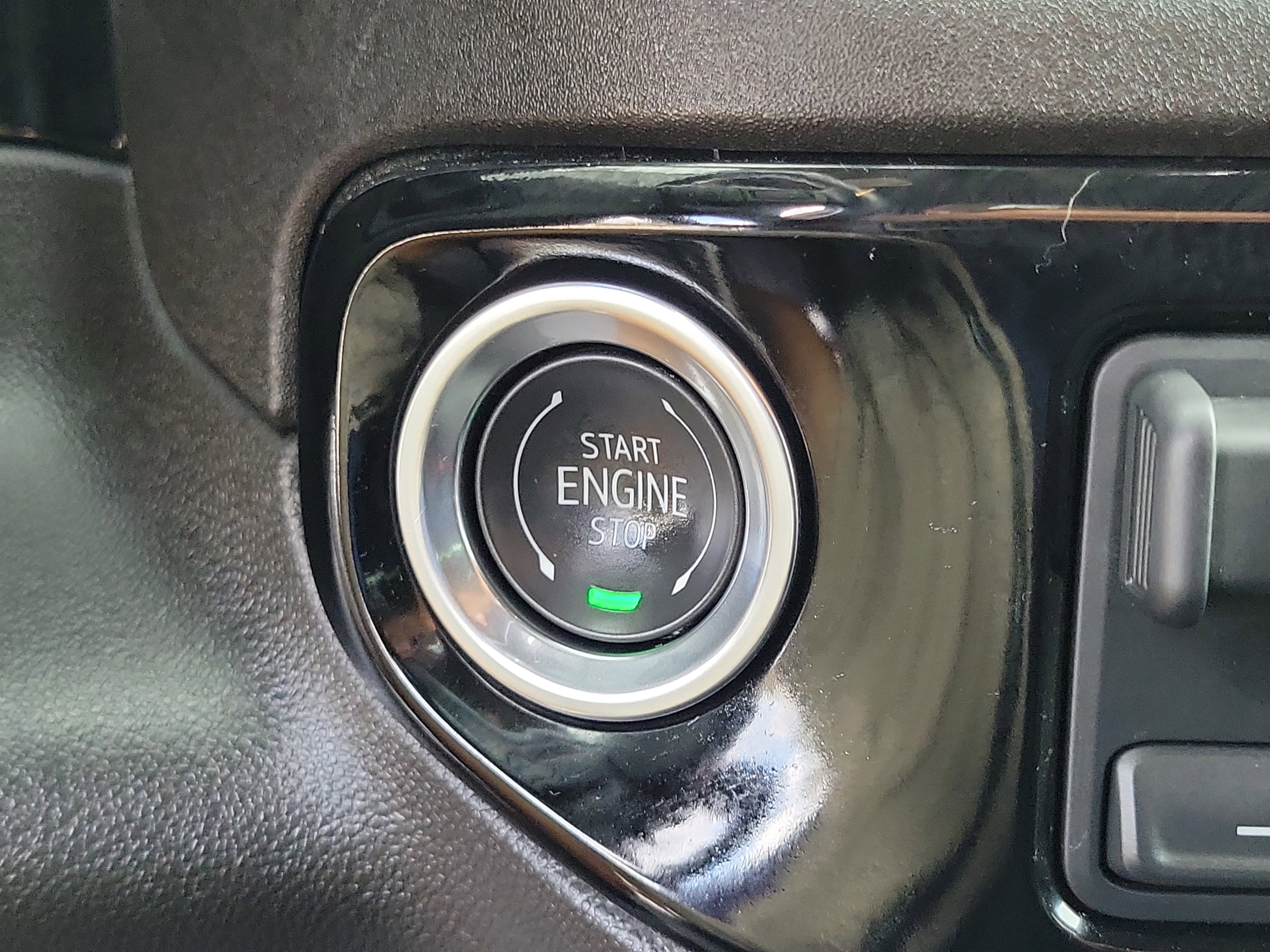 Used 2025 Chevrolet Silverado 2500 LT w/ Safety Package image 31