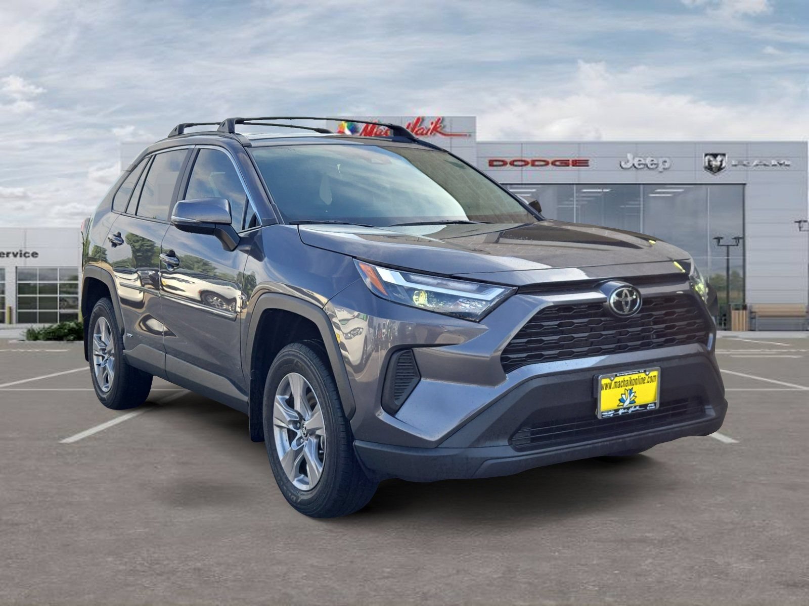 Used 2025 Toyota RAV4 XLE AWD/4WD image 7