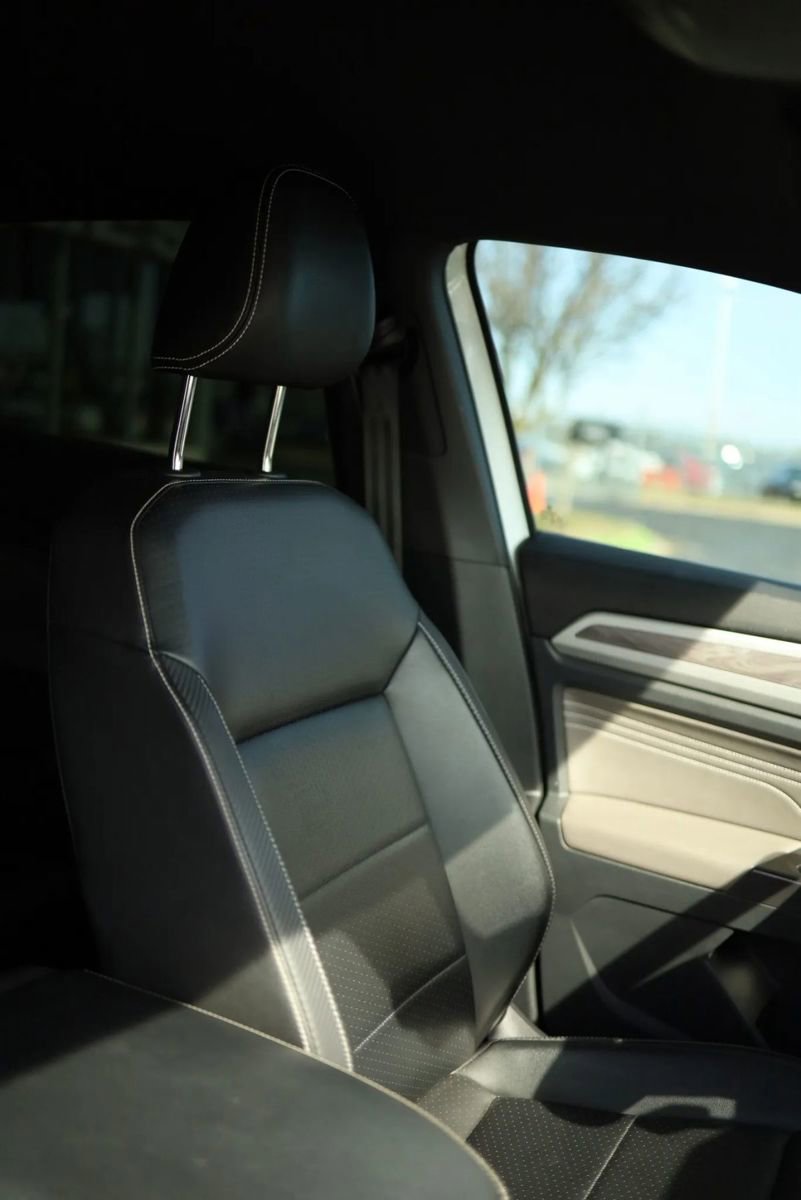 Used 2022 Volkswagen Atlas Cross Sport SE image 48
