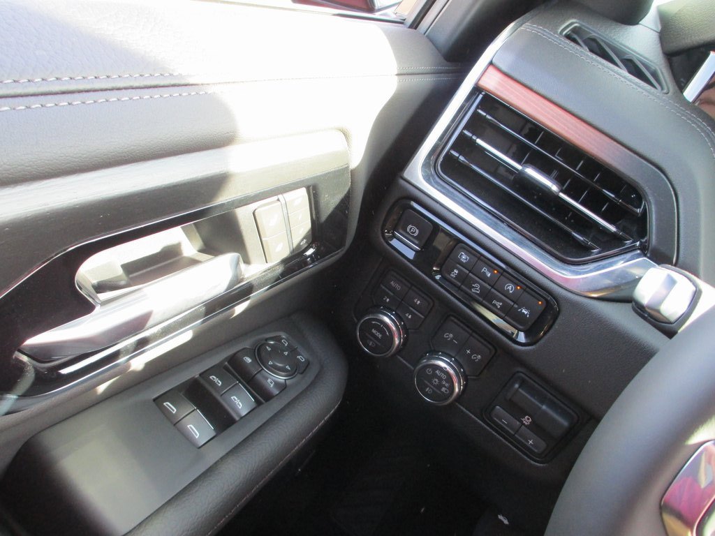 New 2026 GMC Yukon Denali w/ Denali Reserve Package image 16