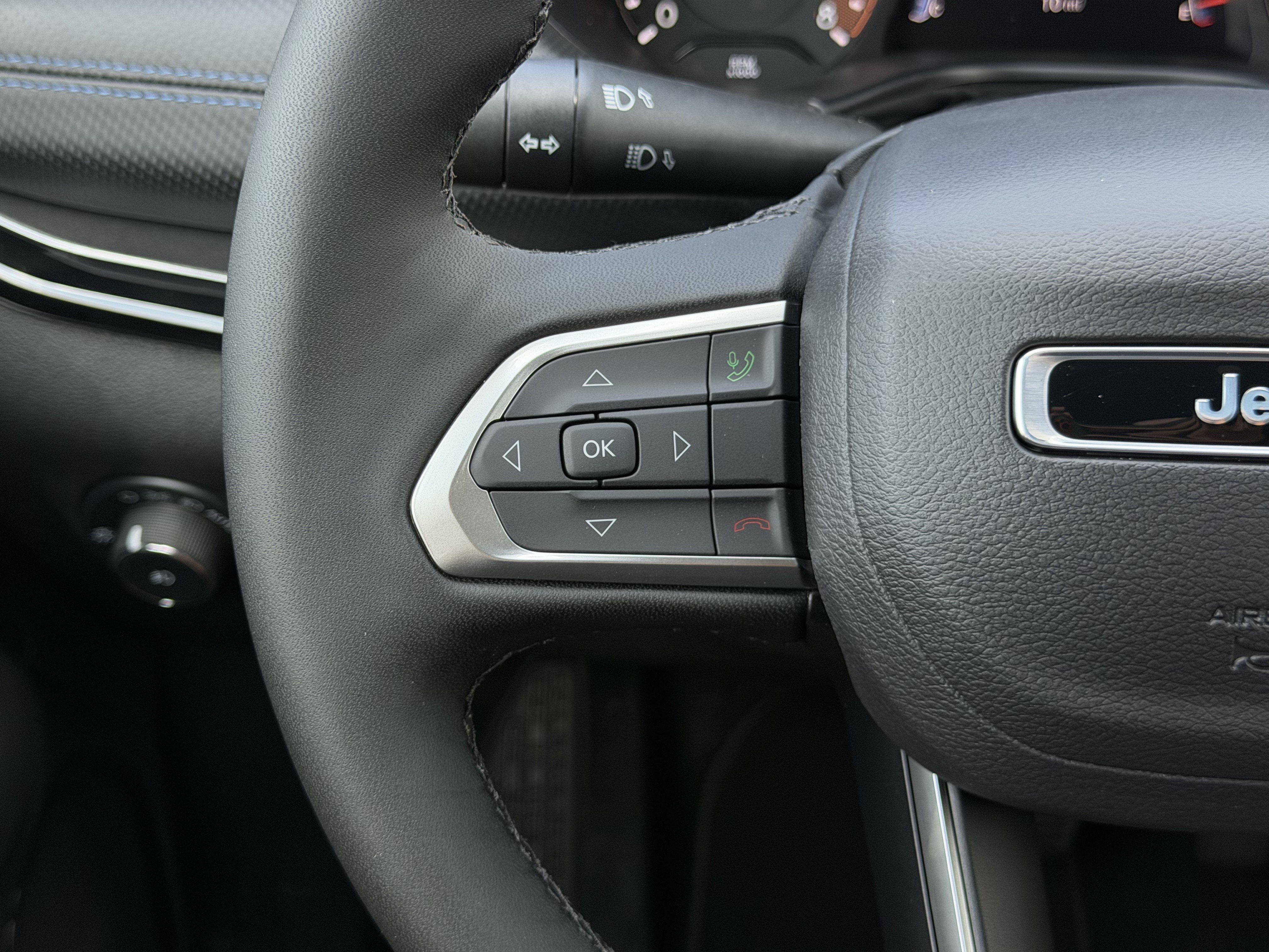 New 2026 Jeep Compass Latitude AWD/4WD image 18