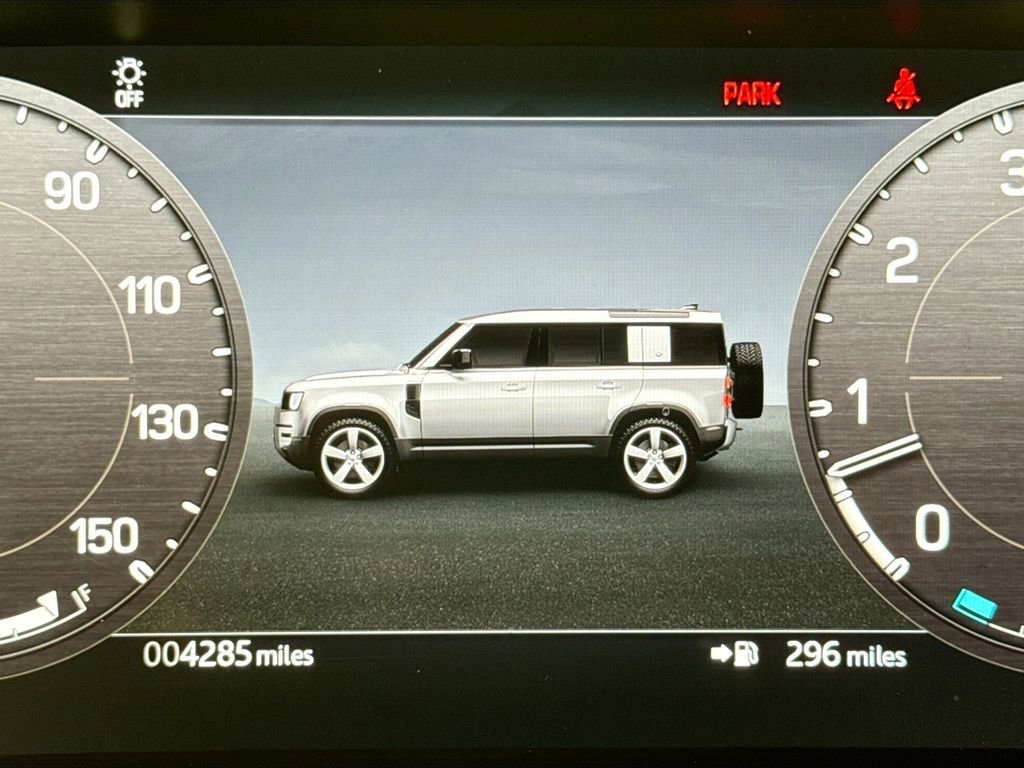 Used 2025 Land Rover Defender 110 X-Dynamic SE image 11