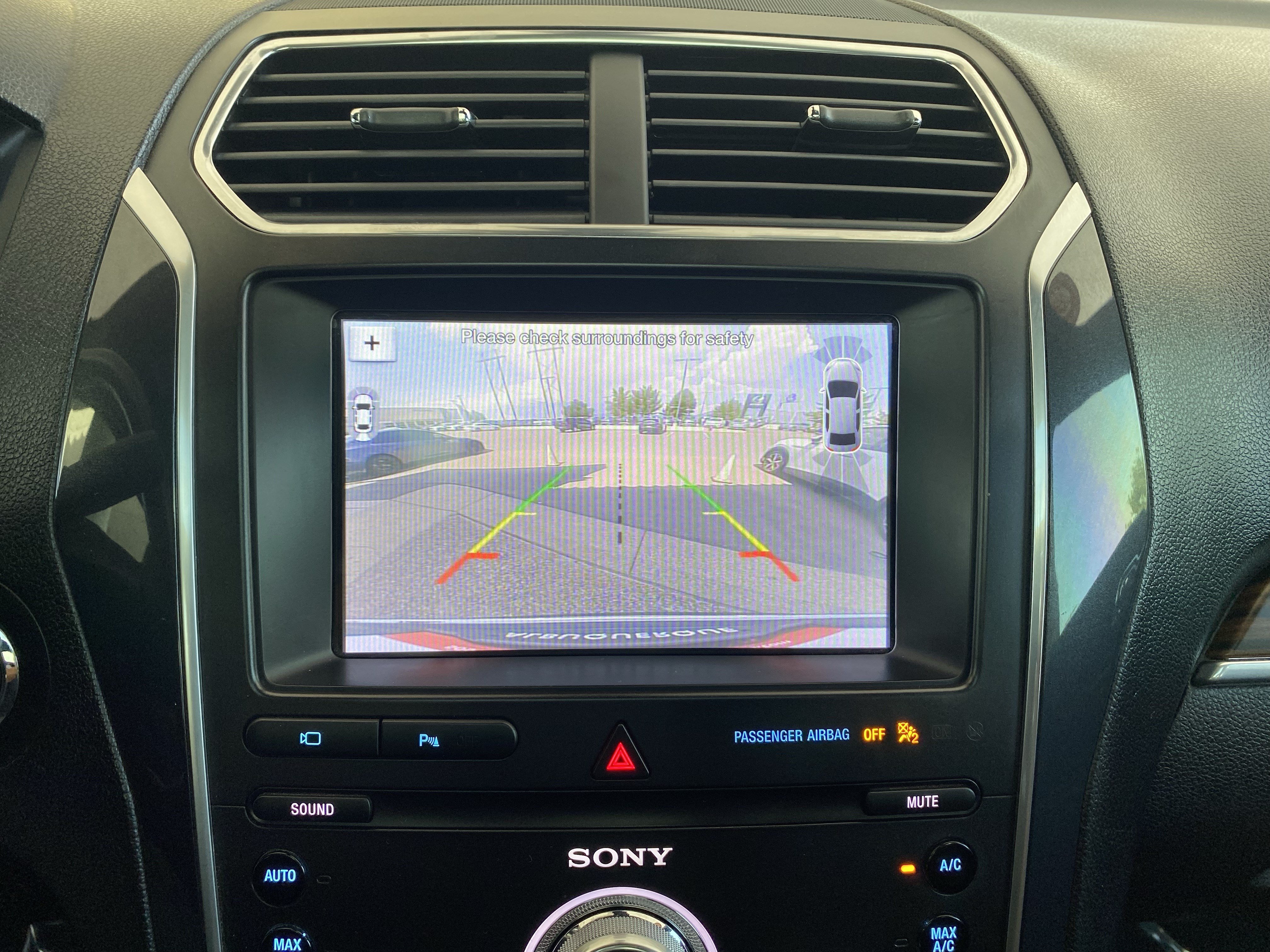 Used 2019 Ford Explorer Limited w/ Ford Safe & Smart Package AWD/4WD image 4