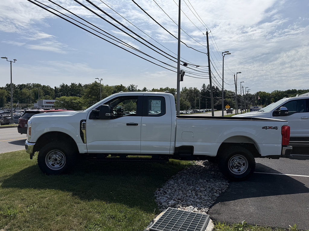 Certified 2025 Ford F250 XL w/ XL Off-Road Package AWD/4WD image 7