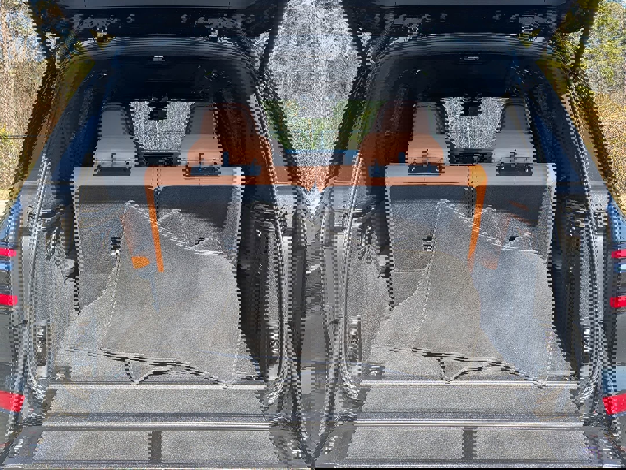 Used 2024 BMW X7 xDrive40i w/ M Sport Package image 26