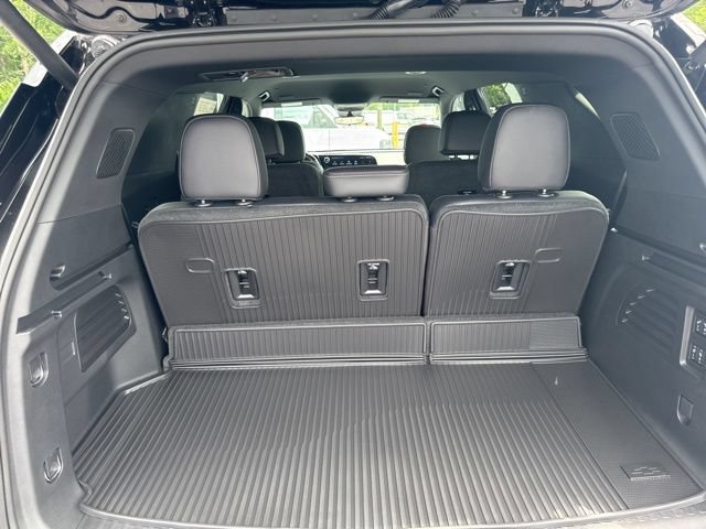 New 2026 Chevrolet Traverse High Country w/ LPO, Floor Liner Package FWD image 13