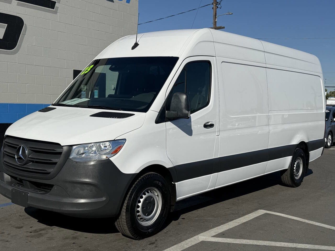Used 2023 Mercedes-Benz Sprinter 2500 image 2