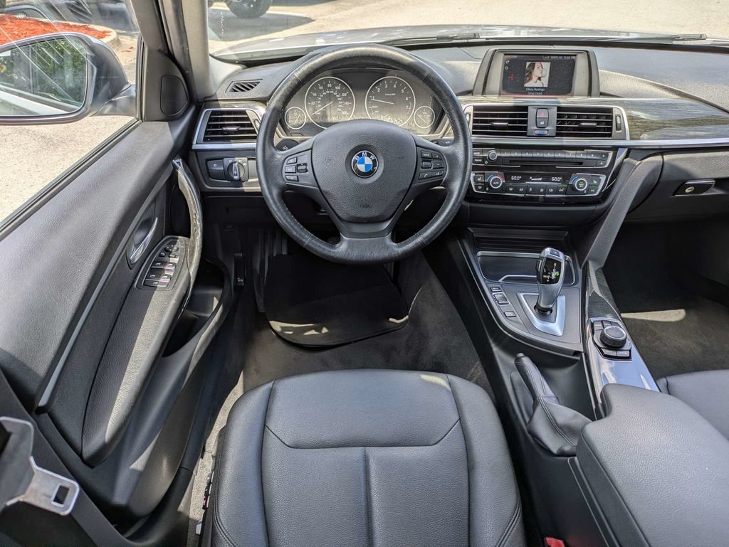 Used 2018 BMW 320i xDrive Sedan AWD/4WD image 20