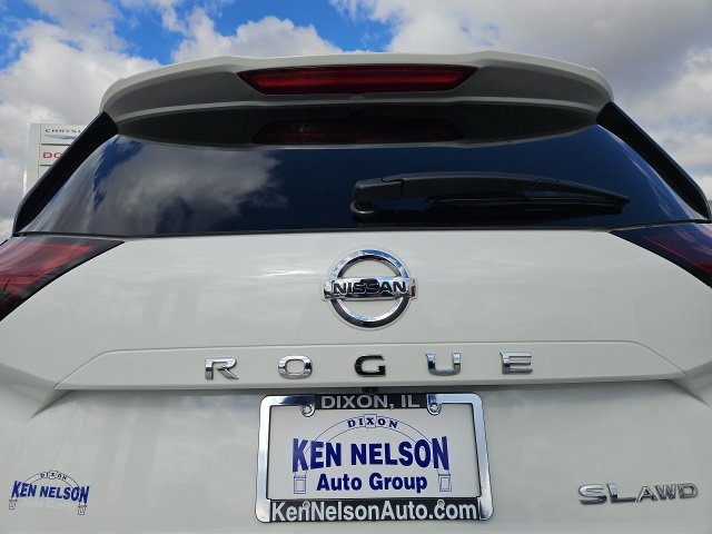 Used 2021 Nissan Rogue SL w/ Premium Package image 6