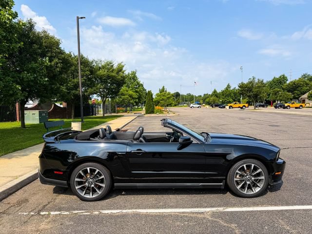 Used 2011 Ford Mustang GT Premium w/ 402A Rapid Spec Order Code RWD image 34