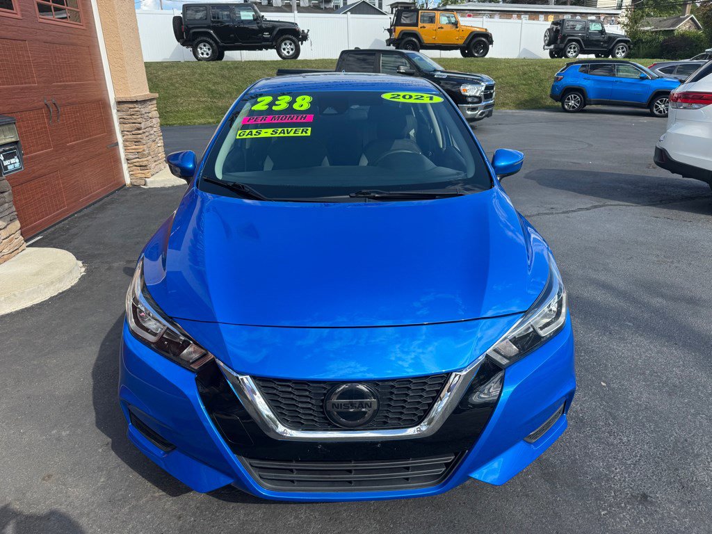 Used 2021 Nissan Versa SV image 2