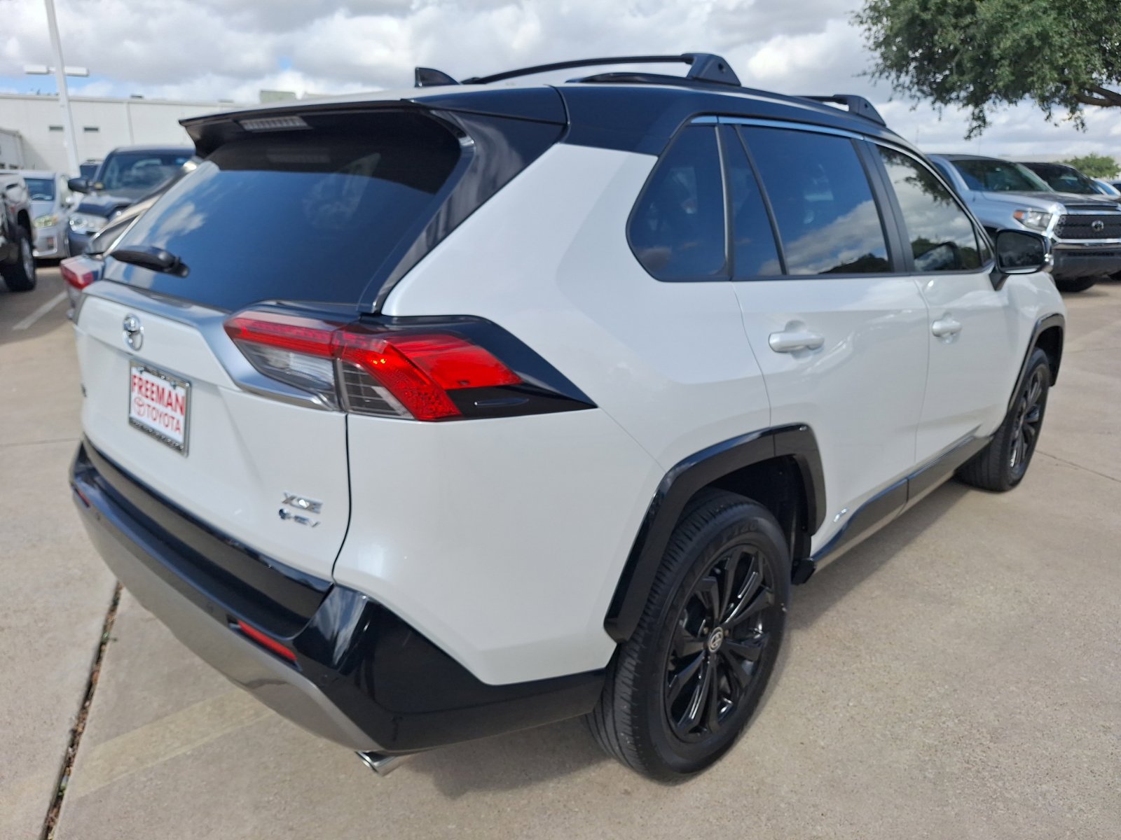 Used 2025 Toyota RAV4 XSE w/ Advanced Technology Package AWD/4WD image 6