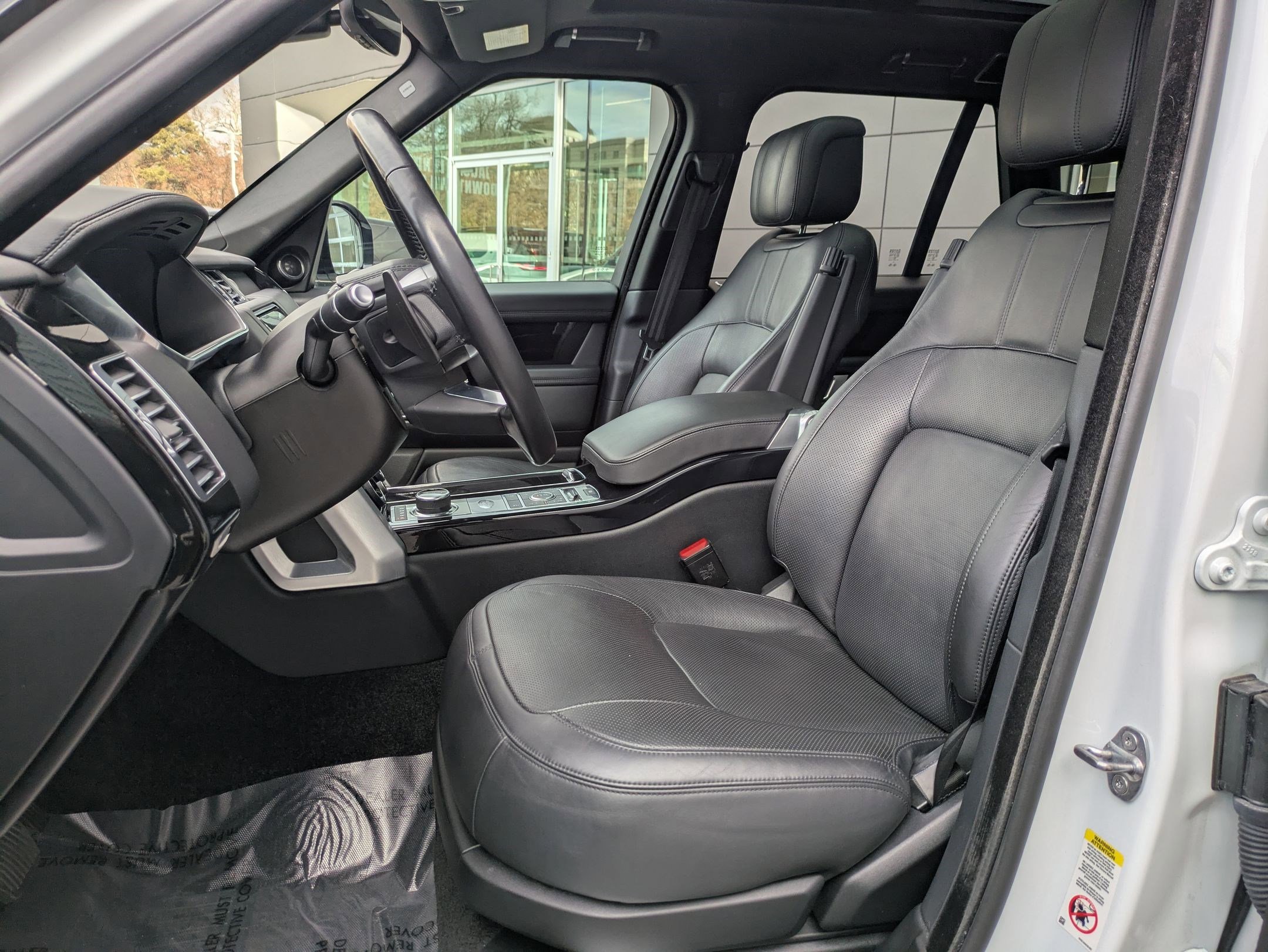 Used 2018 Land Rover Range Rover HSE image 25