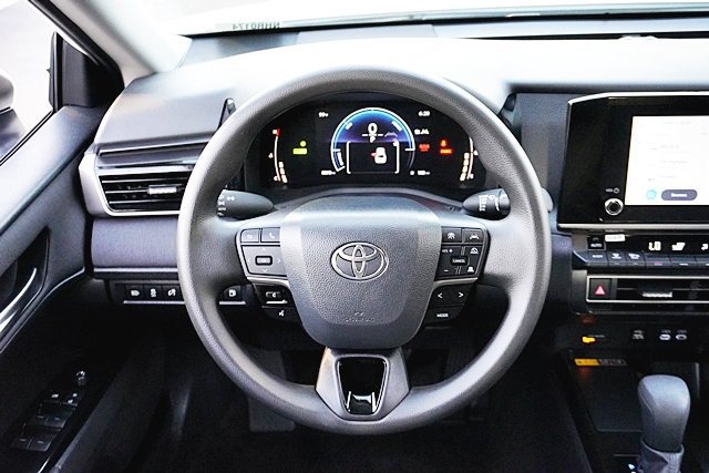 Used 2026 Toyota Camry Hybrid FWD image 28