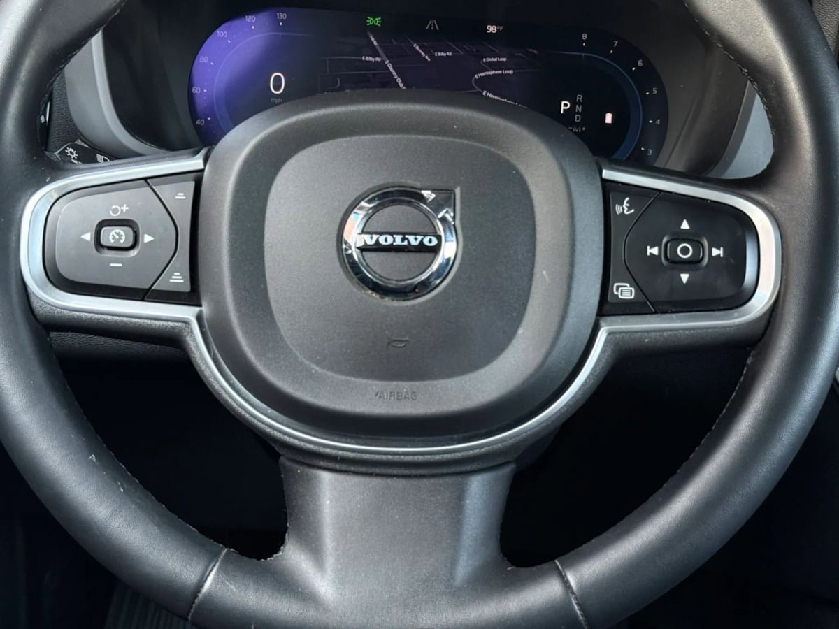 Used 2022 Volvo XC60 B5 Momentum image 53