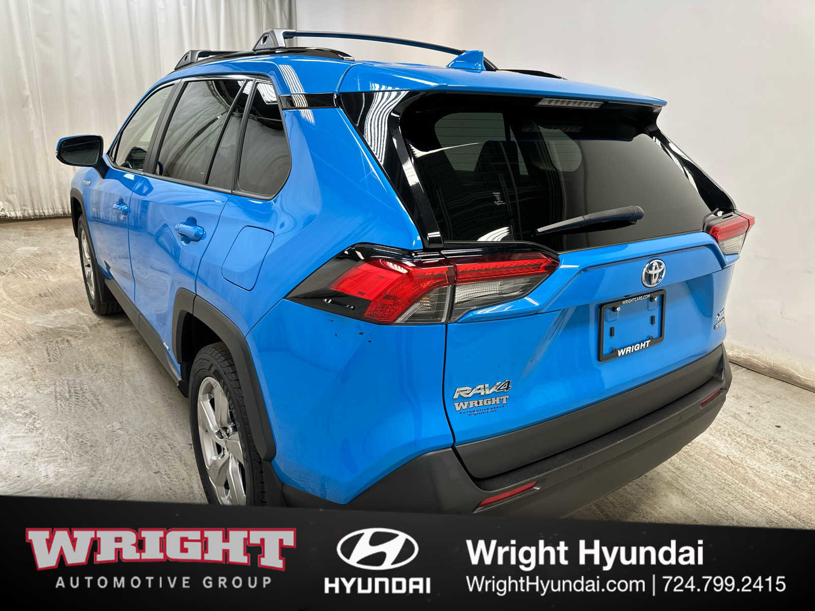 Used 2021 Toyota RAV4 XLE Premium image 4