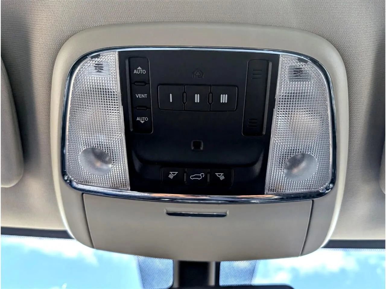 Used 2015 Dodge Durango Limited w/ Premium Group image 36