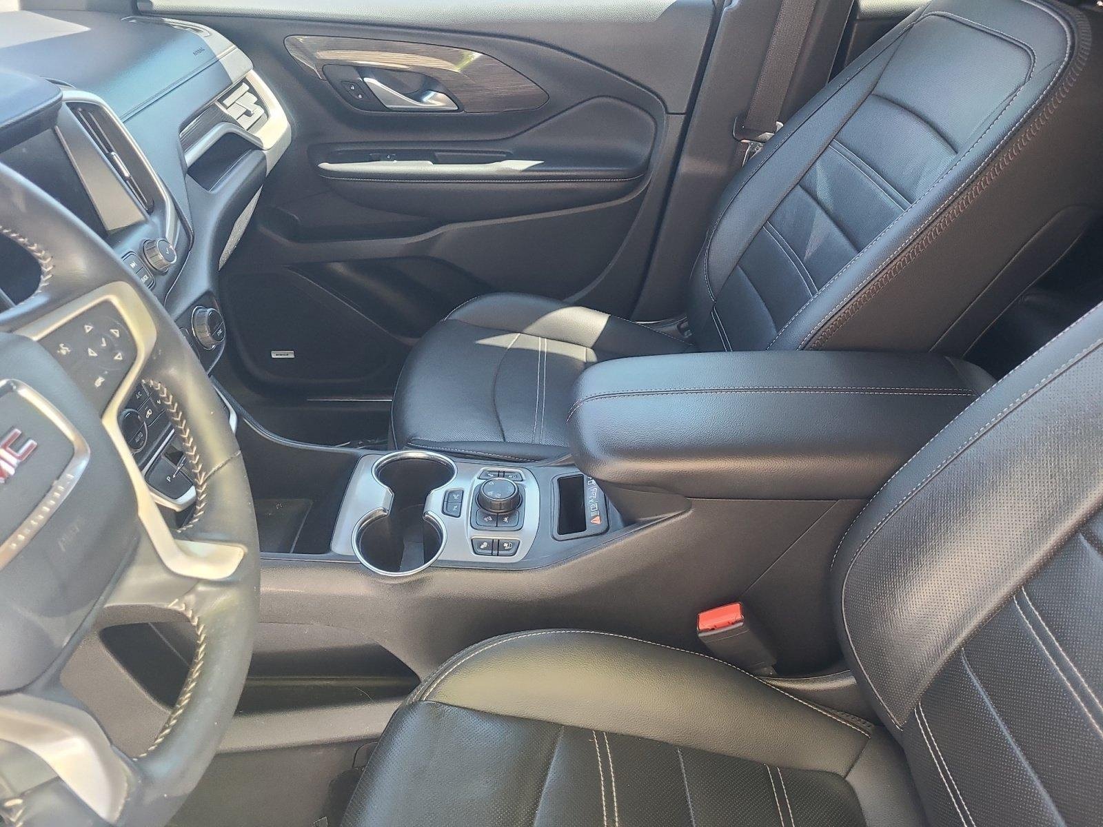 Used 2022 GMC Terrain Denali w/ Denali Premium Package AWD/4WD image 15