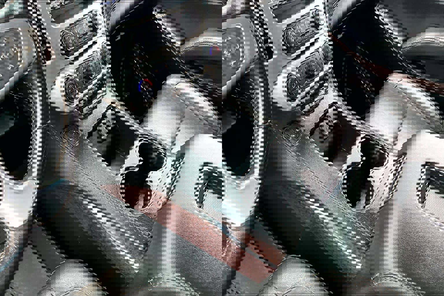 Used 2019 GMC Yukon SLT image 17