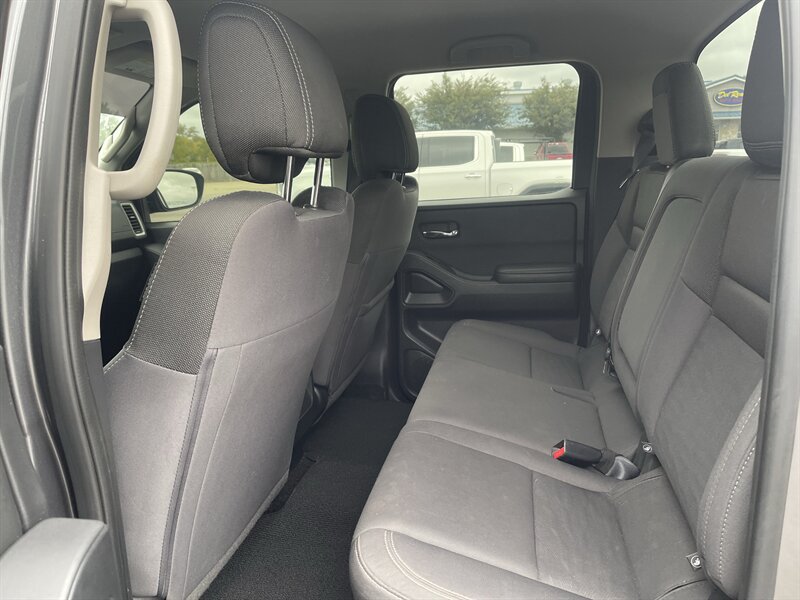 Used 2023 Nissan Frontier SV AWD/4WD image 10