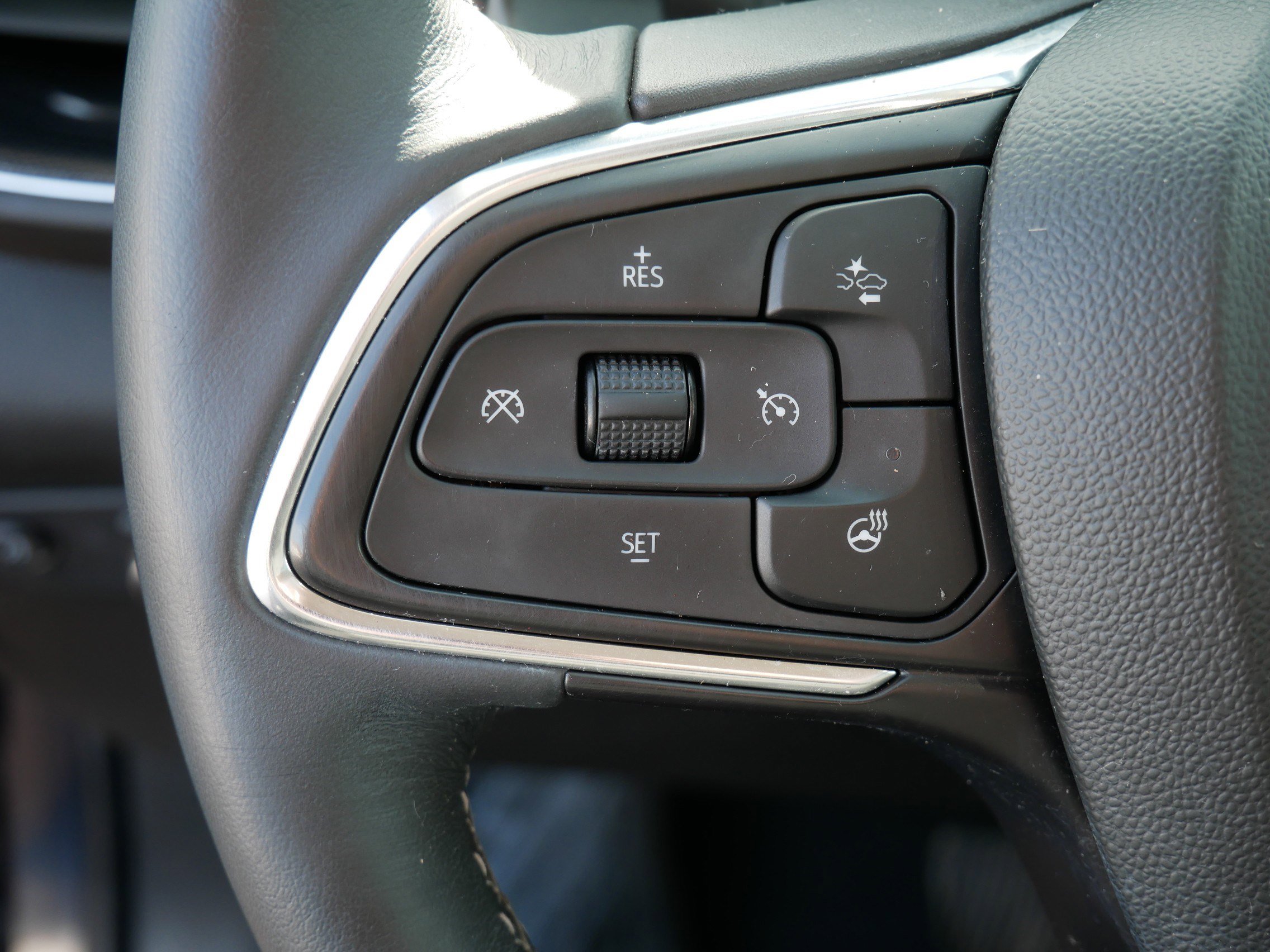 Used 2021 Buick Envision Essence w/ Technology Package I image 28