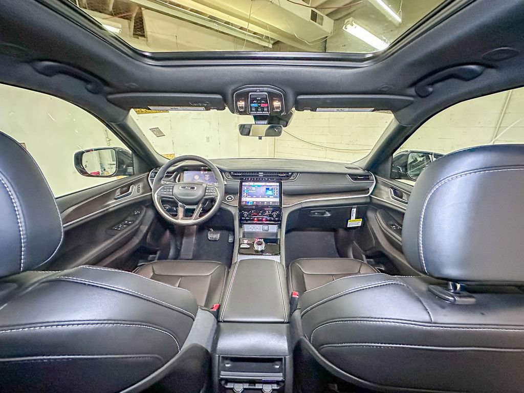 New 2025 Jeep Grand Cherokee Limited w/ MOPAR Finishing Package image 22