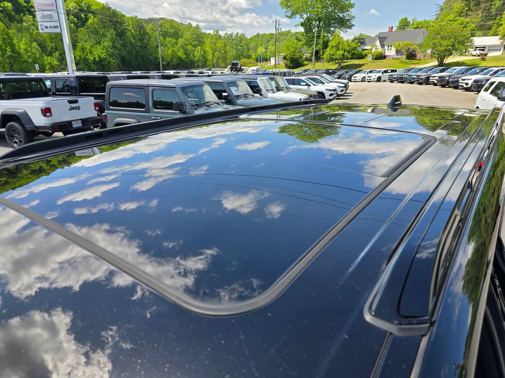 Used 2024 Jeep Grand Wagoneer Series II Obsidian w/ Quick Order Packagew 28T AWD/4WD image 22