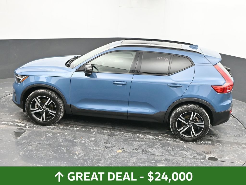 Used 2024 Volvo XC40 B5 Core image 36