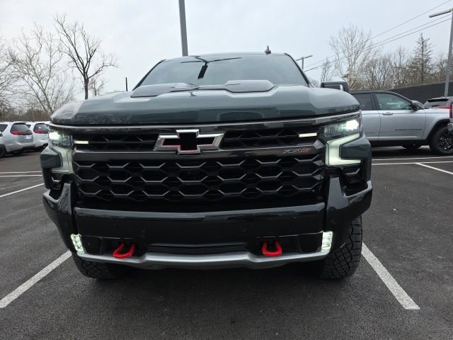 Used 2025 Chevrolet Silverado 1500 ZR2 image 2