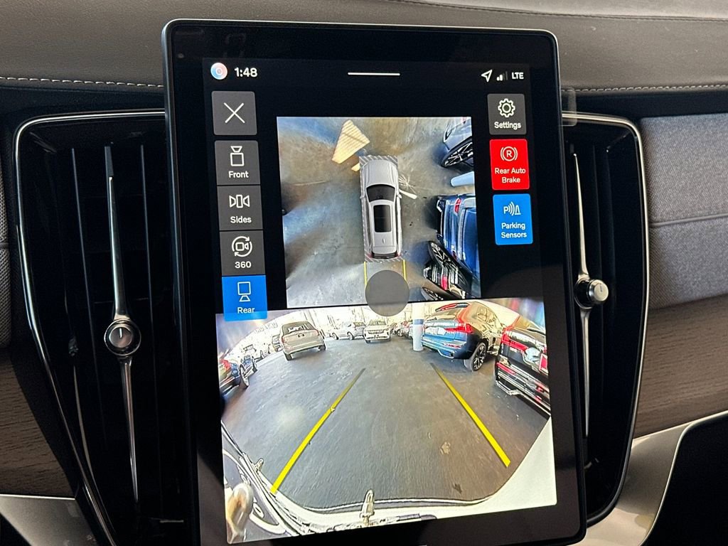 New 2026 Volvo XC90 B6 Plus w/ Protection Package Premier image 20