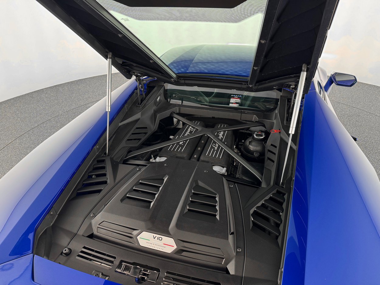 Used 2020 Lamborghini Huracan EVO image 36