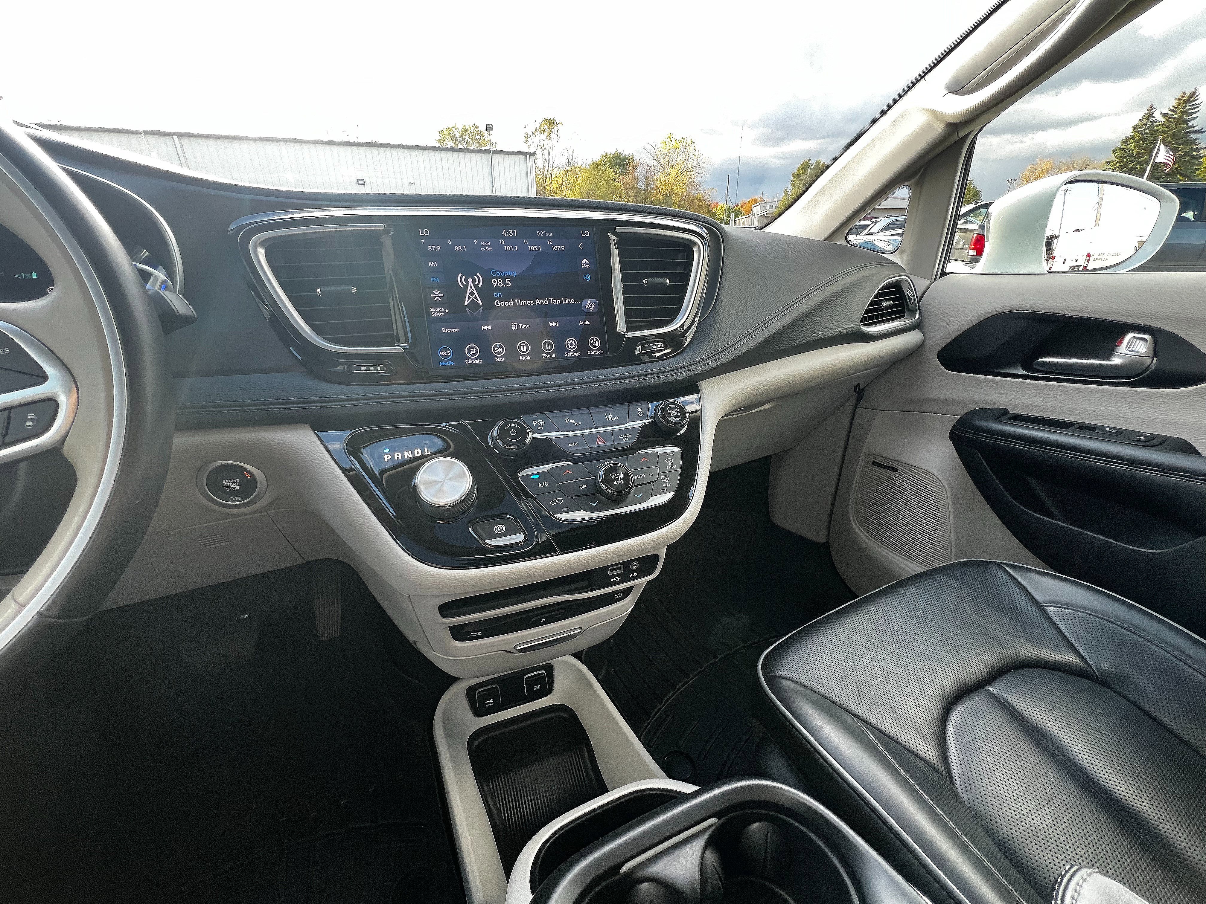 Used 2020 Chrysler Pacifica Limited w/ Advanced Safetytec Group image 16