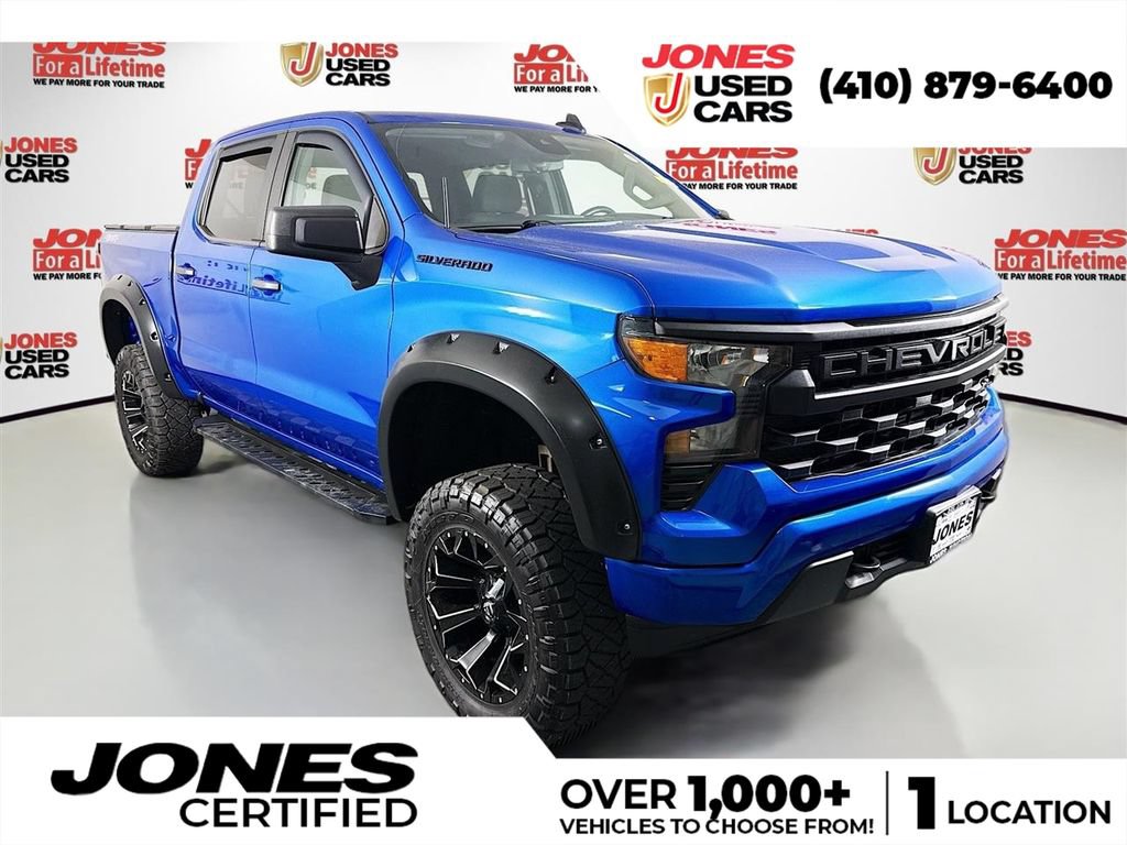 Used 2022 Chevrolet Silverado 1500 Custom w/ LPO, Dark Essentials Package AWD/4WD image 1