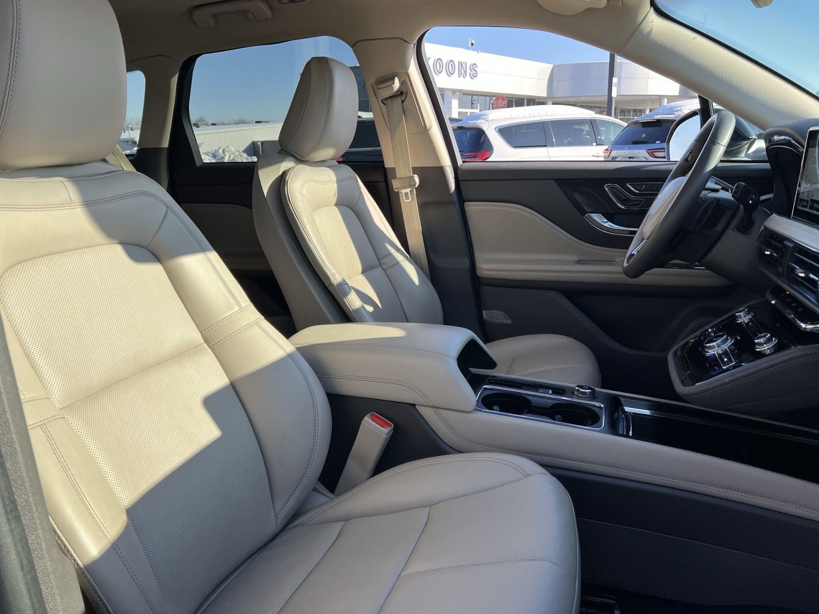 Used 2022 Lincoln Corsair Standard w/ Equipment Group 101A image 25