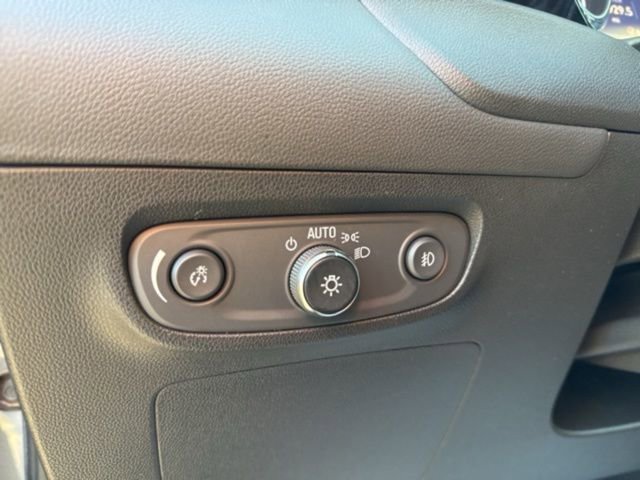 Used 2022 Buick Encore GX Select FWD image 35