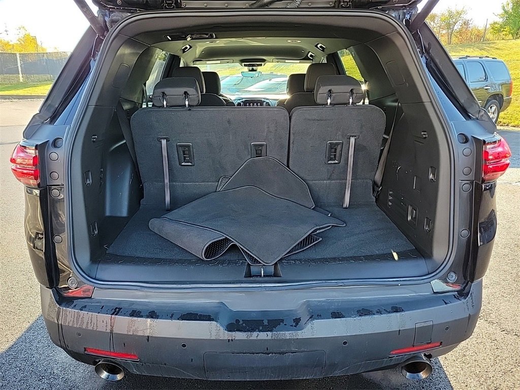 Used 2023 Chevrolet Traverse LT image 7