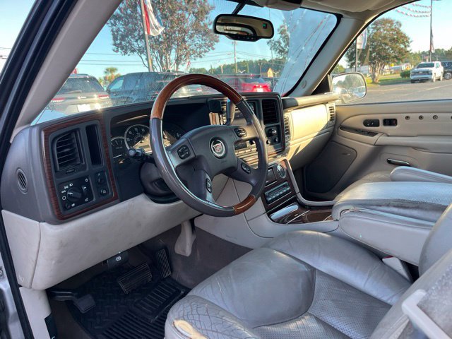 Used 2004 Cadillac Escalade EXT AWD/4WD image 6