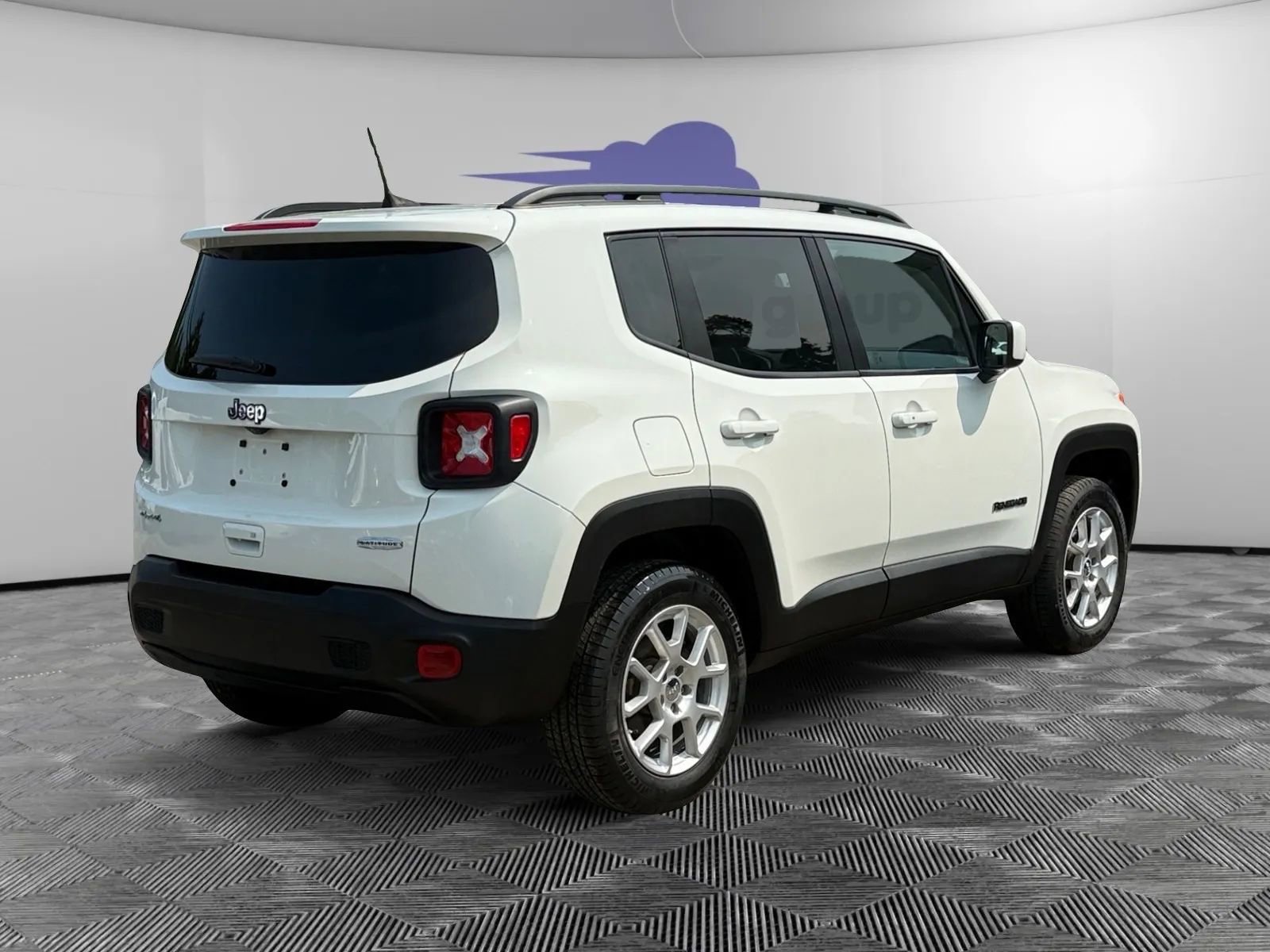 Used 2019 Jeep Renegade Latitude w/ Cold Weather Group image 5