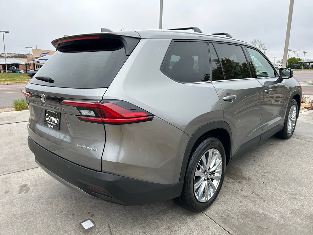 Used 2025 Toyota Grand Highlander AWD image 8