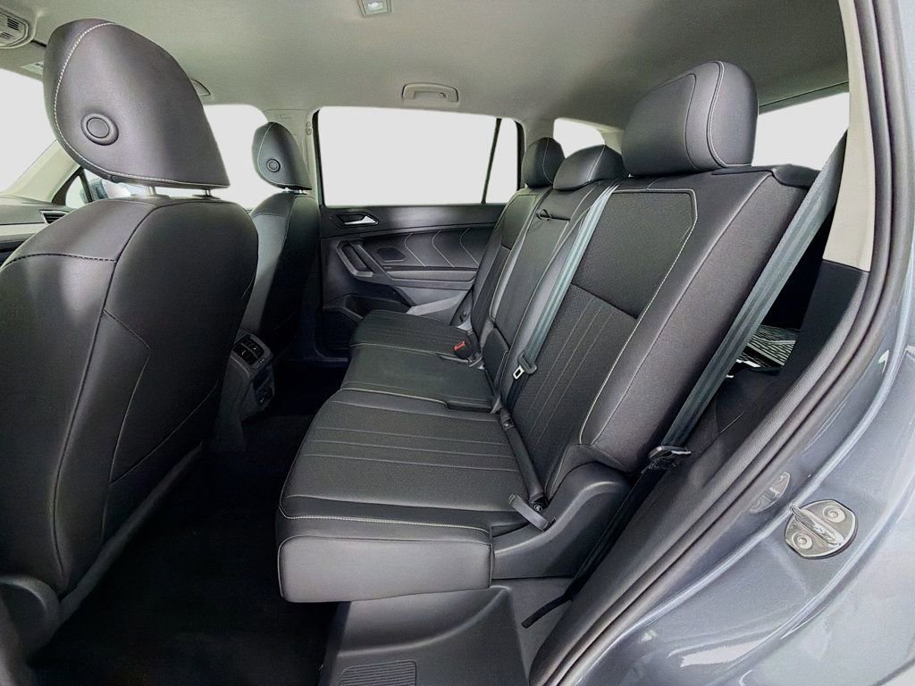 Used 2023 Volkswagen Tiguan SE FWD image 23