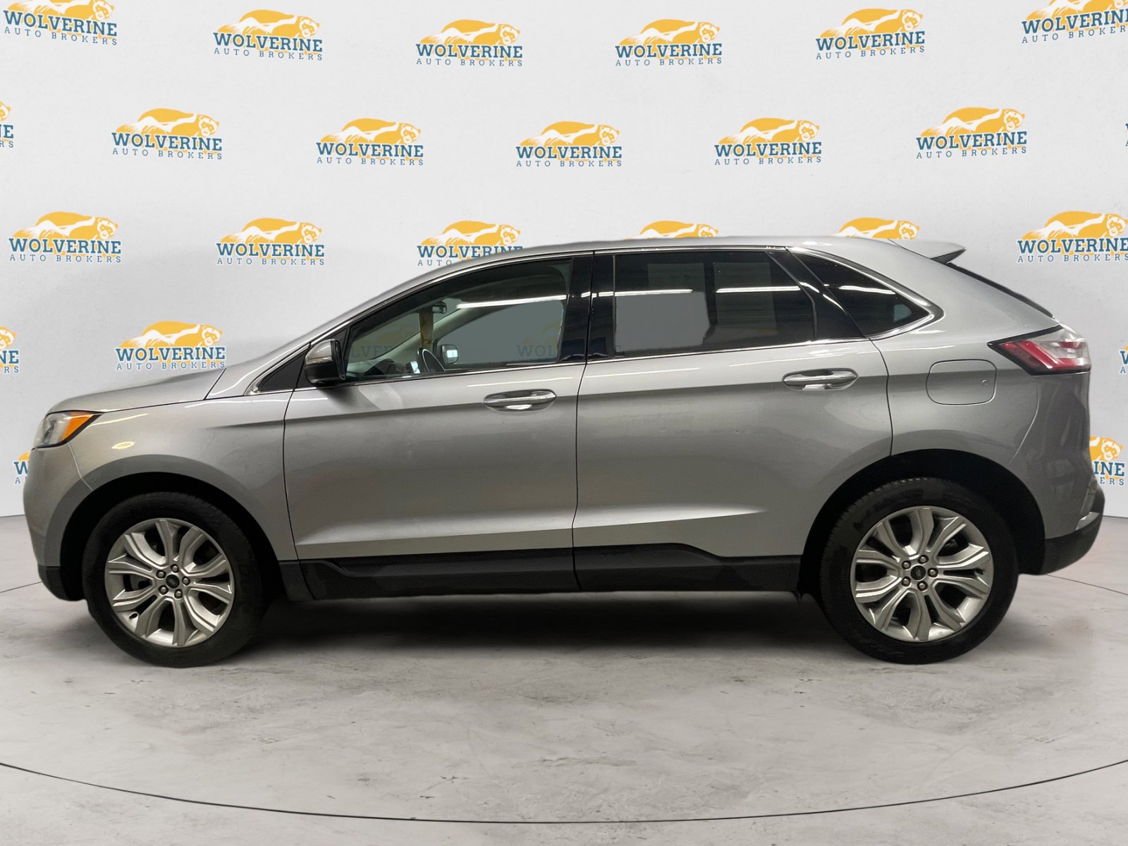 Used 2023 Ford Edge Titanium AWD/4WD image 2