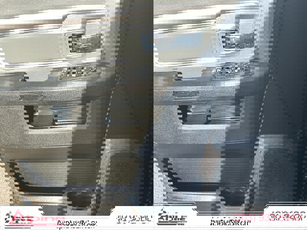 Used 2024 RAM 1500 Classic SLT image 17