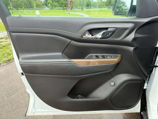 Used 2020 GMC Acadia SLE w/ Driver Convenience Package FWD image 26