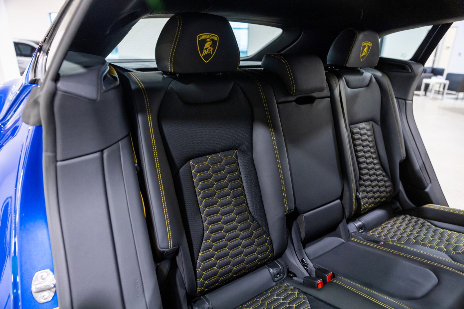 Used 2022 Lamborghini Urus image 33