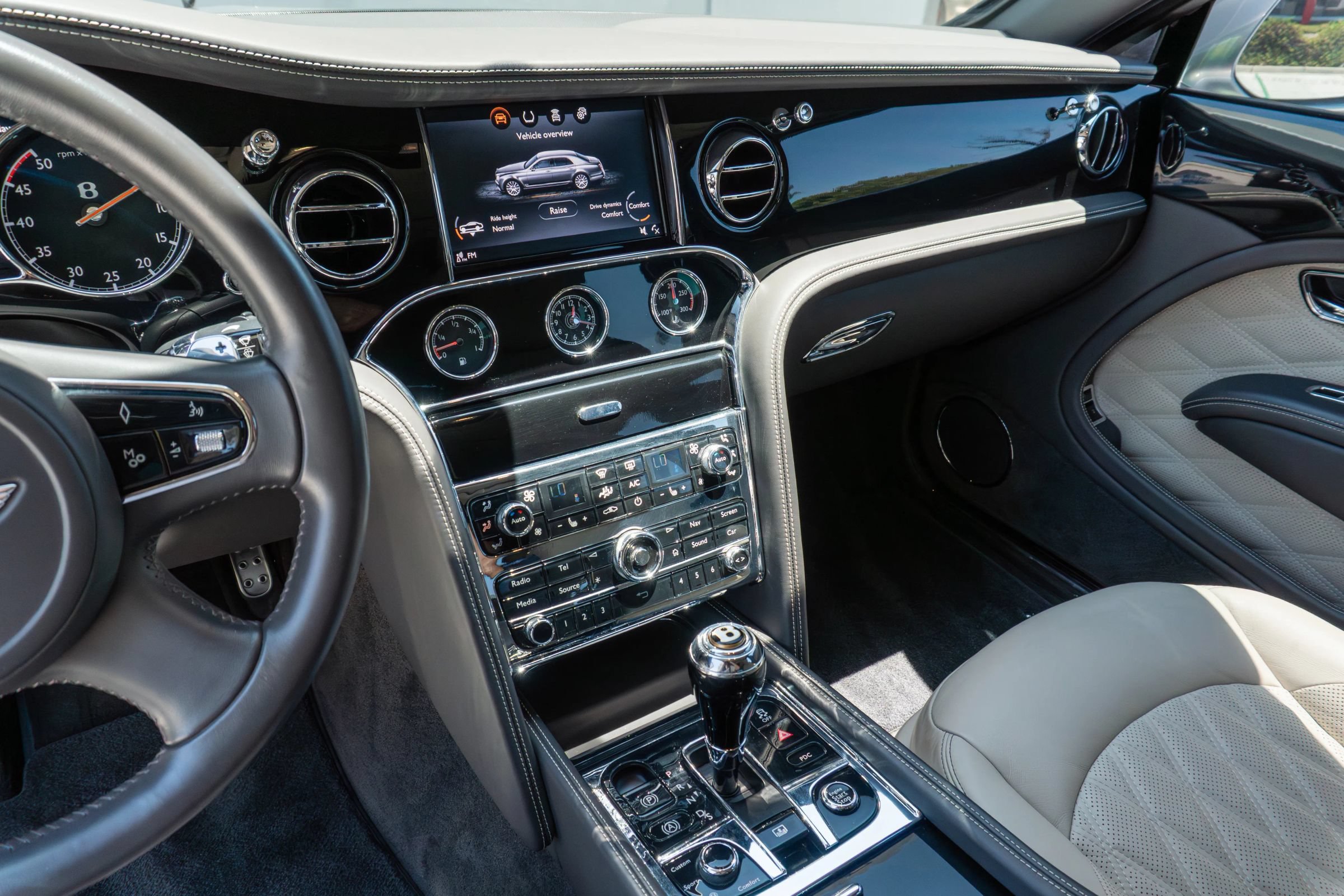 Used 2020 Bentley Mulsanne RWD image 69