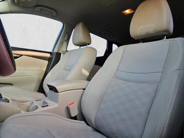 Used 2022 Nissan Rogue Sport SV w/ Technology Package image 10