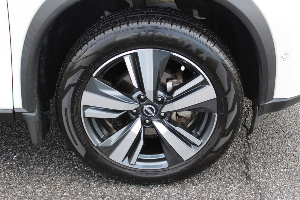 Used 2022 Nissan Rogue Platinum w/ Head-Up Display Package image 34