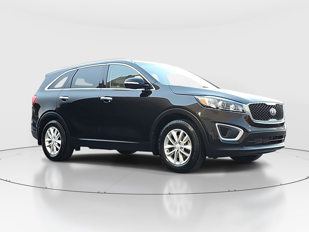 Used 2018 Kia Sorento FWD image 3